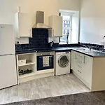 The Brook - Long Stay Offer - Sleeps 6 - Central House By Cto Serviced Apartments