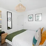 Albany 2 By Black Door Stays