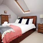 Melrose By Ty Sa - 4 Bedroom House In Cardiff