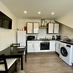 Spacious 1 Bed Apartment In The City Centre