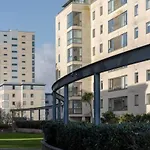 Water View Apartment- 2 Bed - Cardiff Bay - Free Parking!!