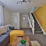 Stayright 2 Bed Central Flat- 10 Mins Walk To Castle & Centre
