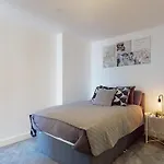 Cozee Apartments, Cardiff City Centre