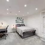 Cozee Apartments, Cardiff City Centre
