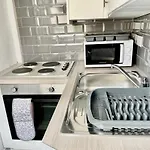 Cardiff City Centre Apartment- Penarth Road