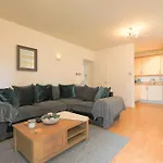 2 Bed Spacious Apartment In Cardiff Cc