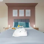 Cozy 2Br Retreat | Prime Cardiff Location