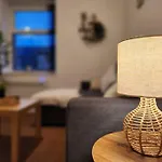 Supervalue Suite 6 - Fast Wifi, Hotel Linen, Keyless Entry, City Only 10 Mins - By Property Promise