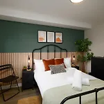 Gad Suite By Koya Homes - 2 Ensuite Bedroom Apartment, Cardiff City Centre, Free Parking