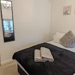 2-Bed Apartment Heart Of Cardiff