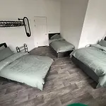 Cardiff Flat 3 Mins To City Centre Sleeps Up To 6