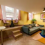 Aaron Wise - 51 Fitzhamon Apartments