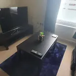 The Opal Suite - 2 Bedroom Apartment With Wifi And On-Street Parking - 10 Mins From Cardiff City Centre & Cardiff City Stadium