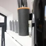 Chic & Trendy Studio