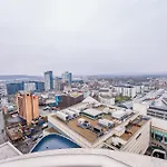 Luxurious Penthouse With Panoramic Views & Free Parking In Cardiff City Centre