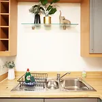 Queen Street Executive Apartments By N And N Stays, Close To City Centre, Restaurants And Shops, Secure Private Parking, Perfect Location While Visiting Cardiff For Work Or A Short Break