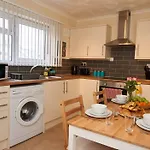 Modern Central Cardiff Apartment