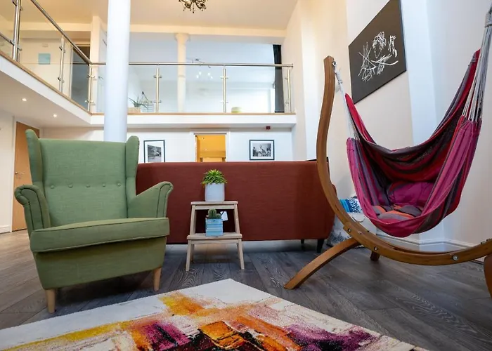 Stunning Mezzanine Apartment Near City Centre