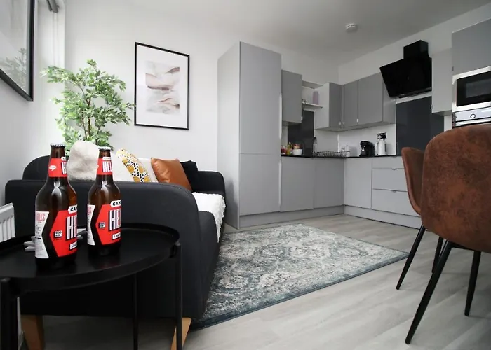Modern 2 Bedroom Apartment - Central Location!