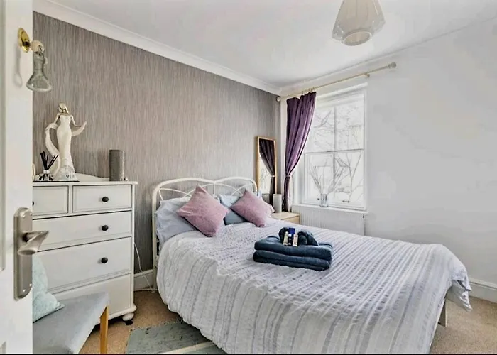 The Mews - Less Than 1Km To City Centre - Stadium - Castle - 10 Min Walk