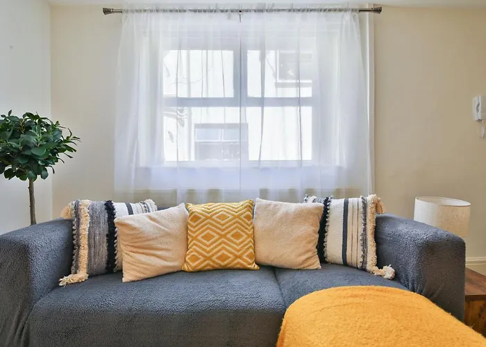 Stayright 2 Bed Central Flat- 10 Mins Walk To Castle & Centre