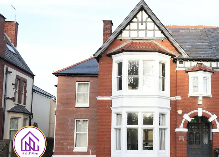 North Road Apartments - Perfectly Placed, Close To Town & Castle With Private Parking