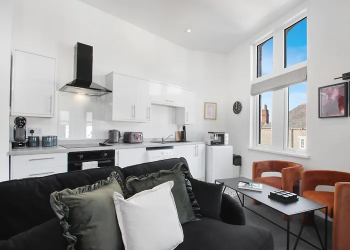Stadium View Apartments #4 - Spacious & Modern 2 Bed Flat