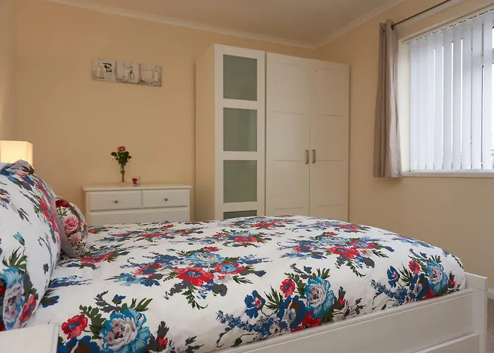 Modern Central Cardiff Apartment