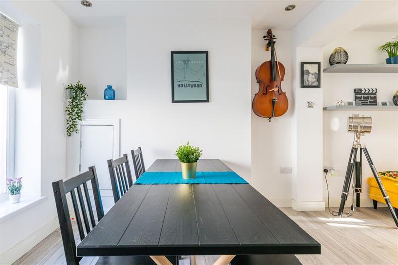 The Hollywood - Beautiful 3 Bedroom House Holiday home *