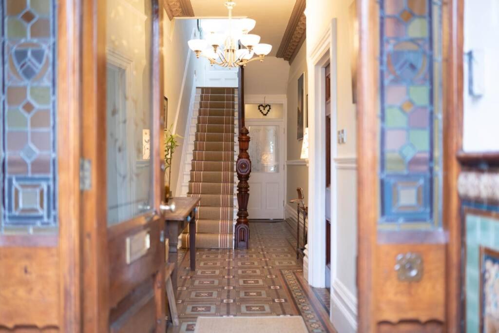 Luxury In Centre + Secure Parking Apartment Cardiff