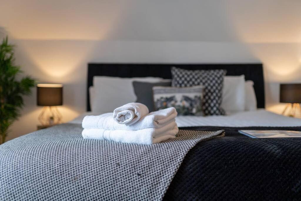 Phenix - Huge 3 Bed, Super Equipped Apartment. Cardiff