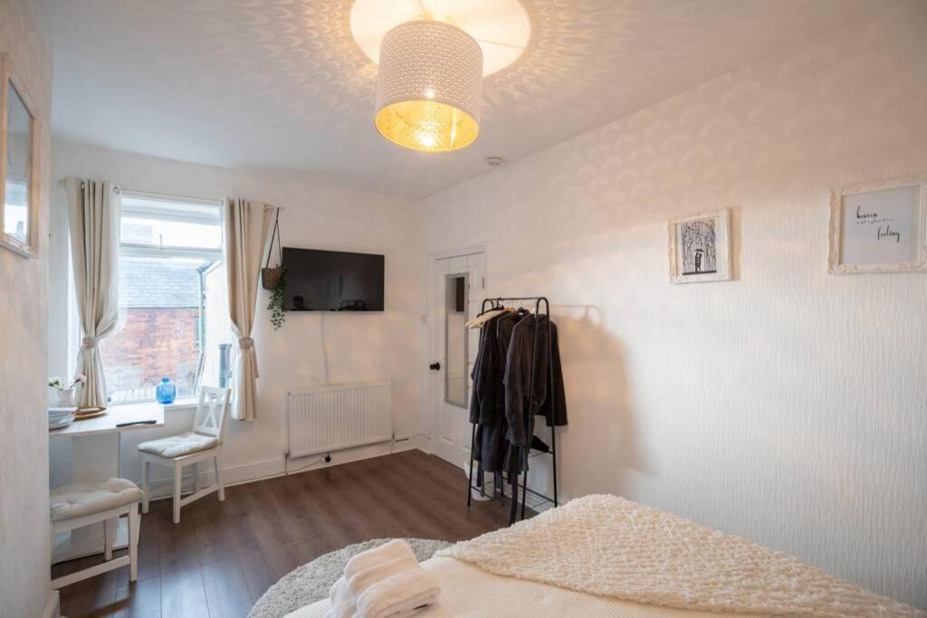 Phenix - Huge 3 Bed, Super Equipped Apartment. * Cardiff