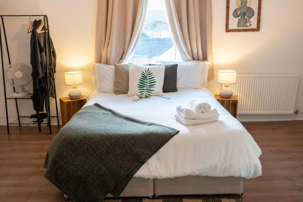 Phenix - Huge 3 Bed, Super Equipped Apartment. Apartment Cardiff