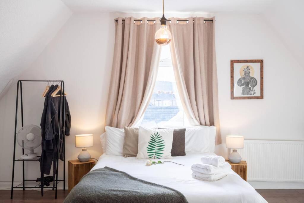 Phenix - Huge 3 Bed, Super Equipped Apartment. Apartment