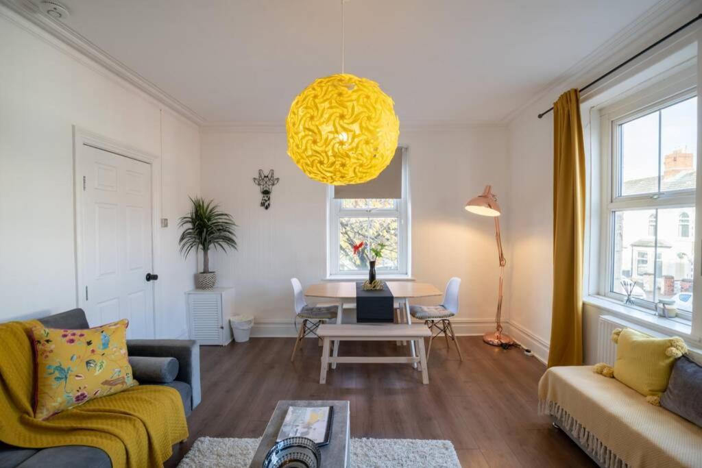 Phenix - Huge 3 Bed, Super Equipped Apartment. Cardiff