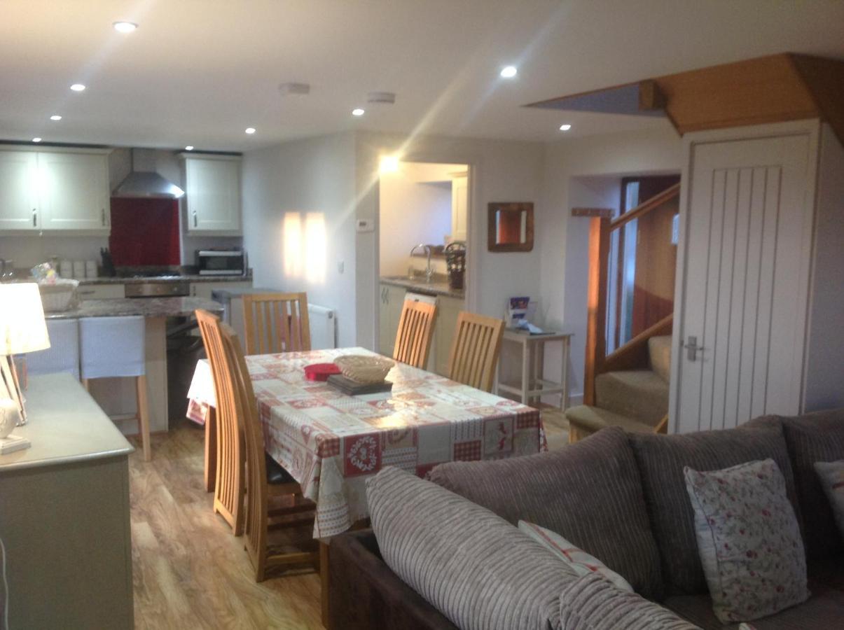 Beautiful Dog Freindly Cottage Near Cowbridge Barry & Cardiff Holiday home Cardiff
