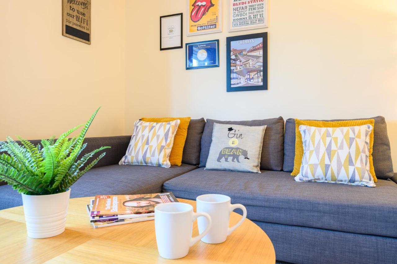 Cathays Heights, By Ty Sa - A Stylish Spacious 2 Bed Apartment. Convenient For City Centre & Hospital. Cardiff