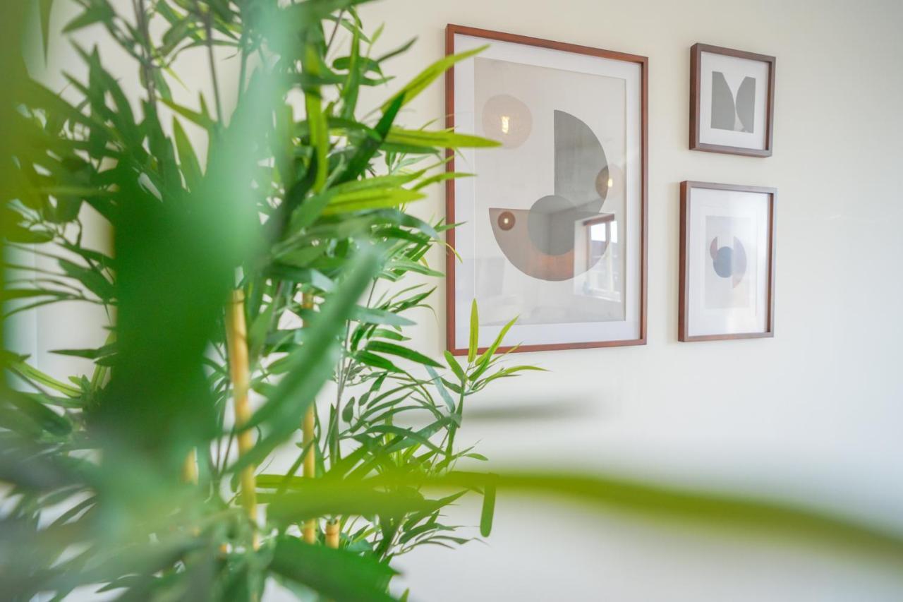 Apartment Stylish With Private Parking Cardiff