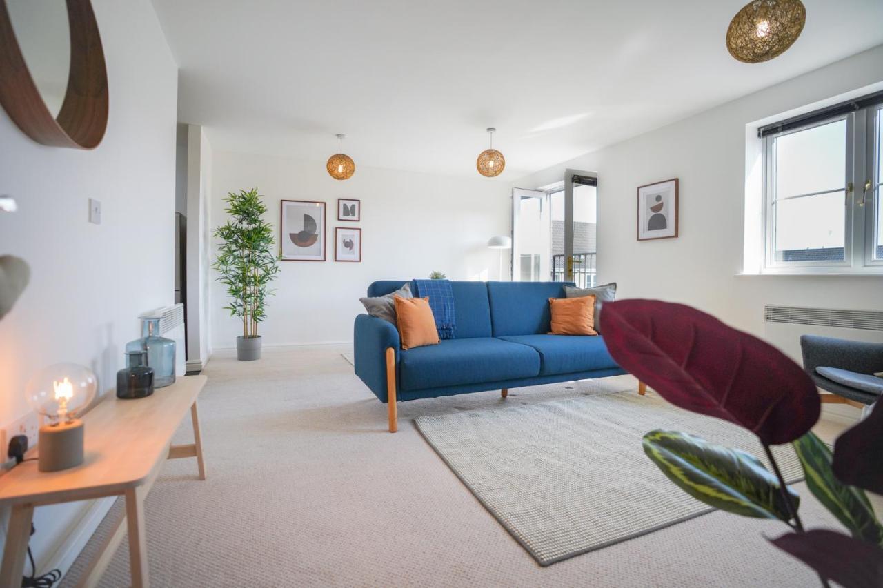 Apartment Stylish With Private Parking Cardiff