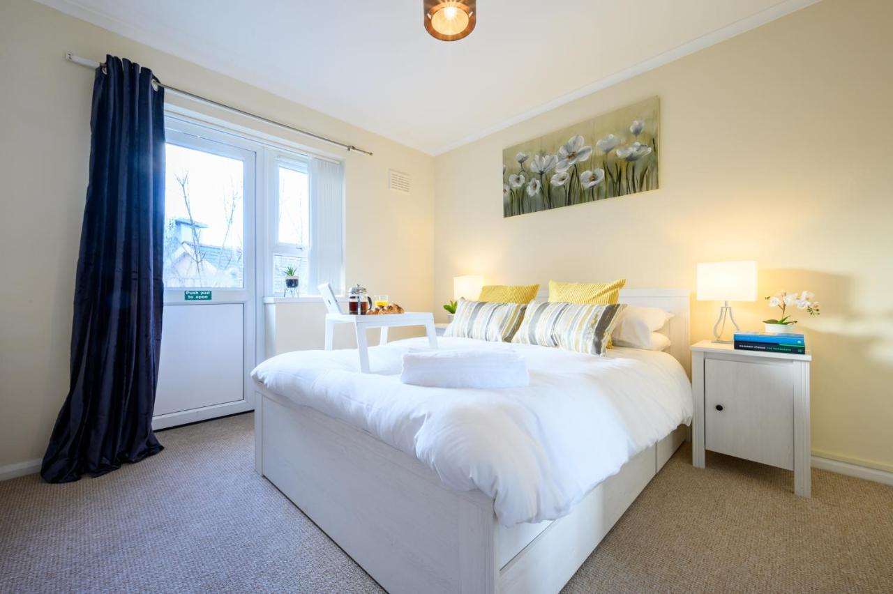 Cathays Heights, By Ty Sa - A Stylish Spacious 2 Bed Apartment. Convenient For City Centre & Hospital. Apartment Cardiff