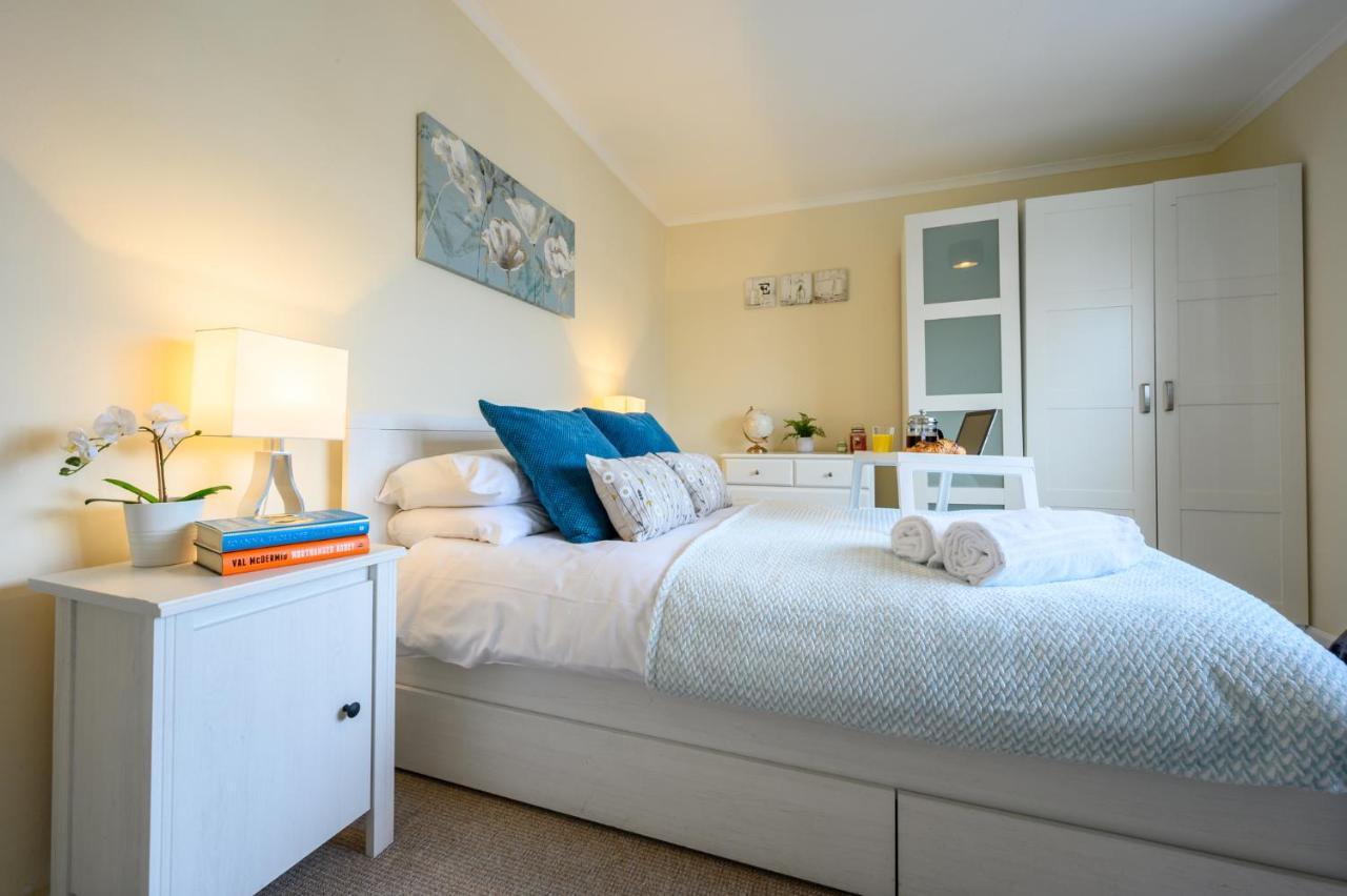 Cathays Heights, By Ty Sa - A Stylish Spacious 2 Bed Apartment. Convenient For City Centre & Hospital. Apartment Cardiff
