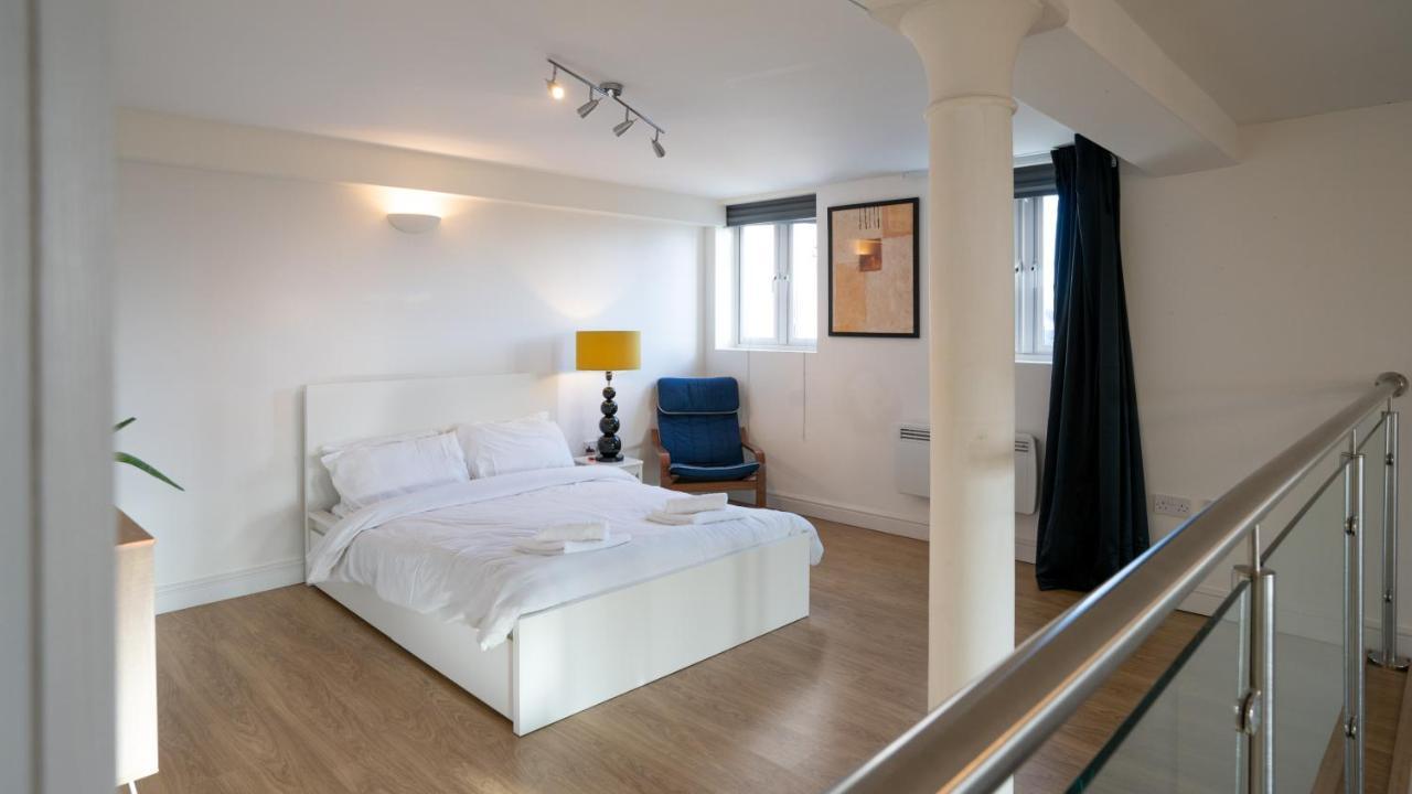 Stunning Mezzanine Near Centre Apartment Cardiff