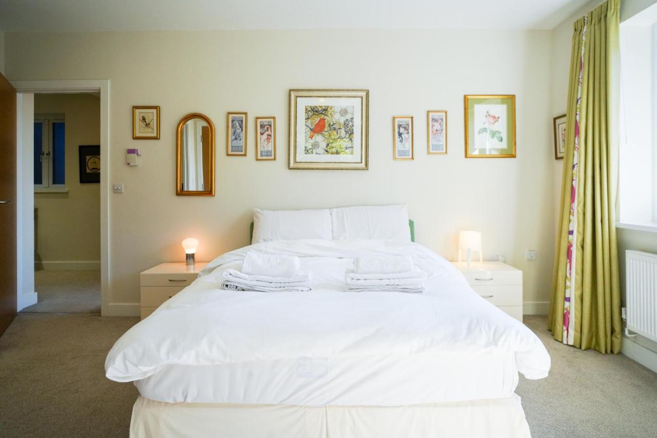 Royal Stuart Lane - Townhouse By The Bay With Parking Holiday home *