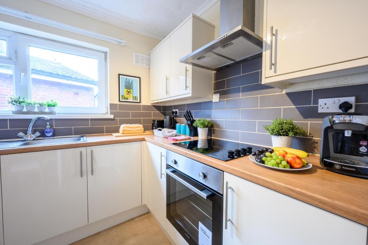 Cathays Heights, By Ty Sa - A Stylish Spacious 2 Bed Apartment. Convenient For City Centre & Hospital. Apartment
