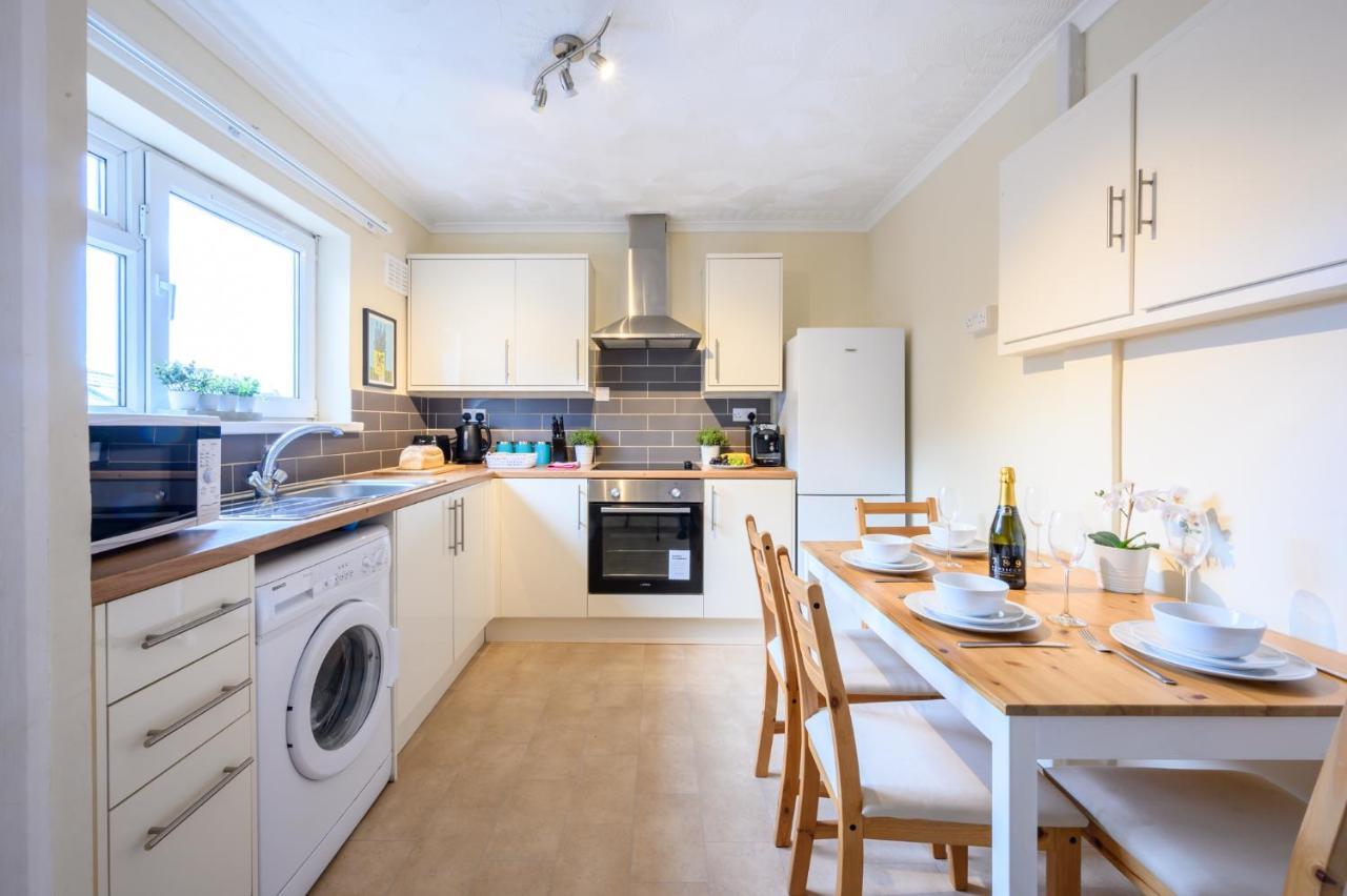 Apartment Cathays Heights, By Ty Sa - A Stylish Spacious 2 Bed Apartment. Convenient For City Centre & Hospital. Cardiff