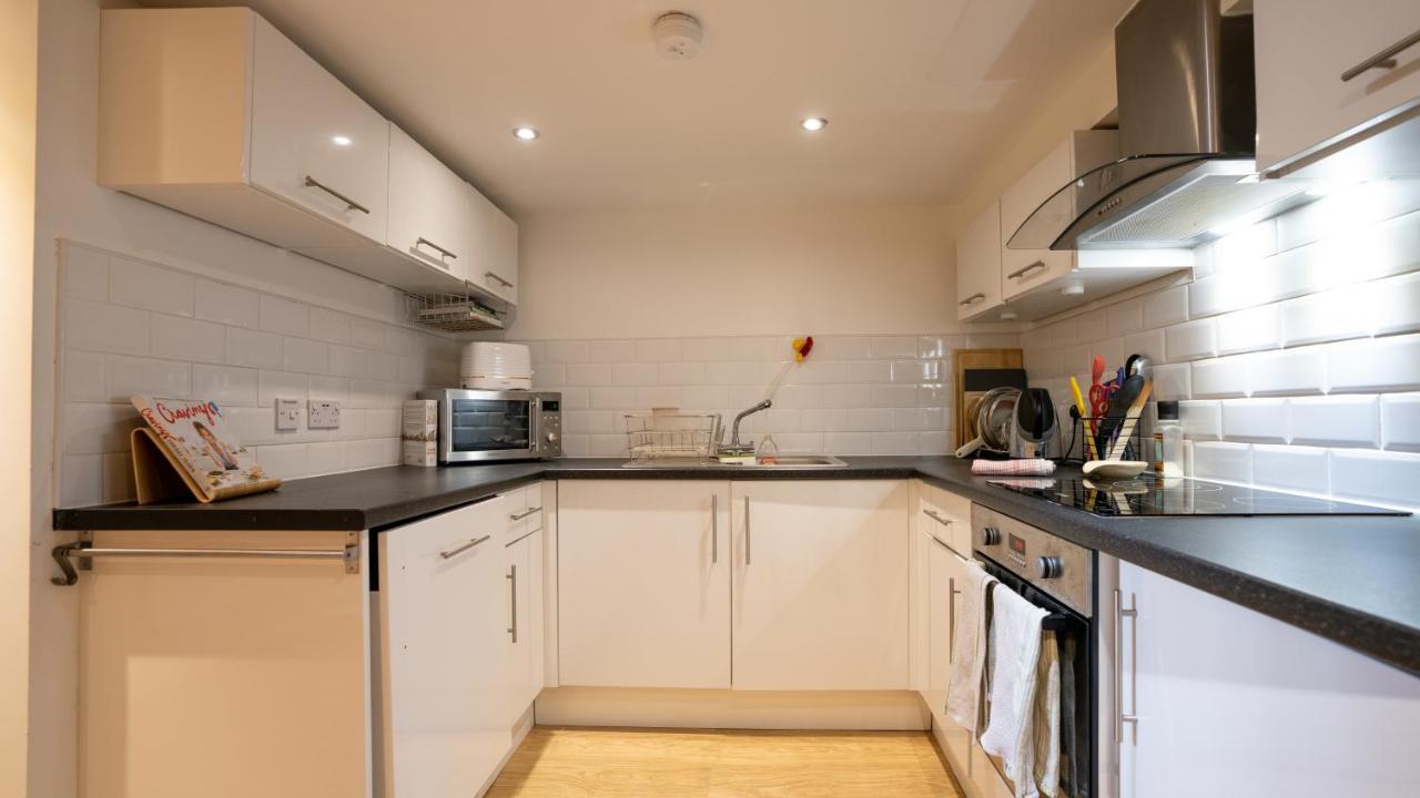 Stunning Mezzanine Near Centre Apartment *