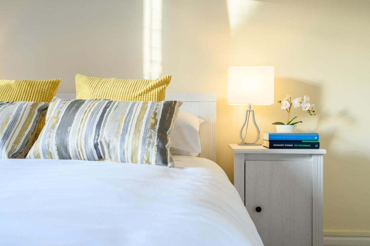 Cathays Heights, By Ty Sa - A Stylish Spacious 2 Bed Apartment. Convenient For City Centre & Hospital. Apartment