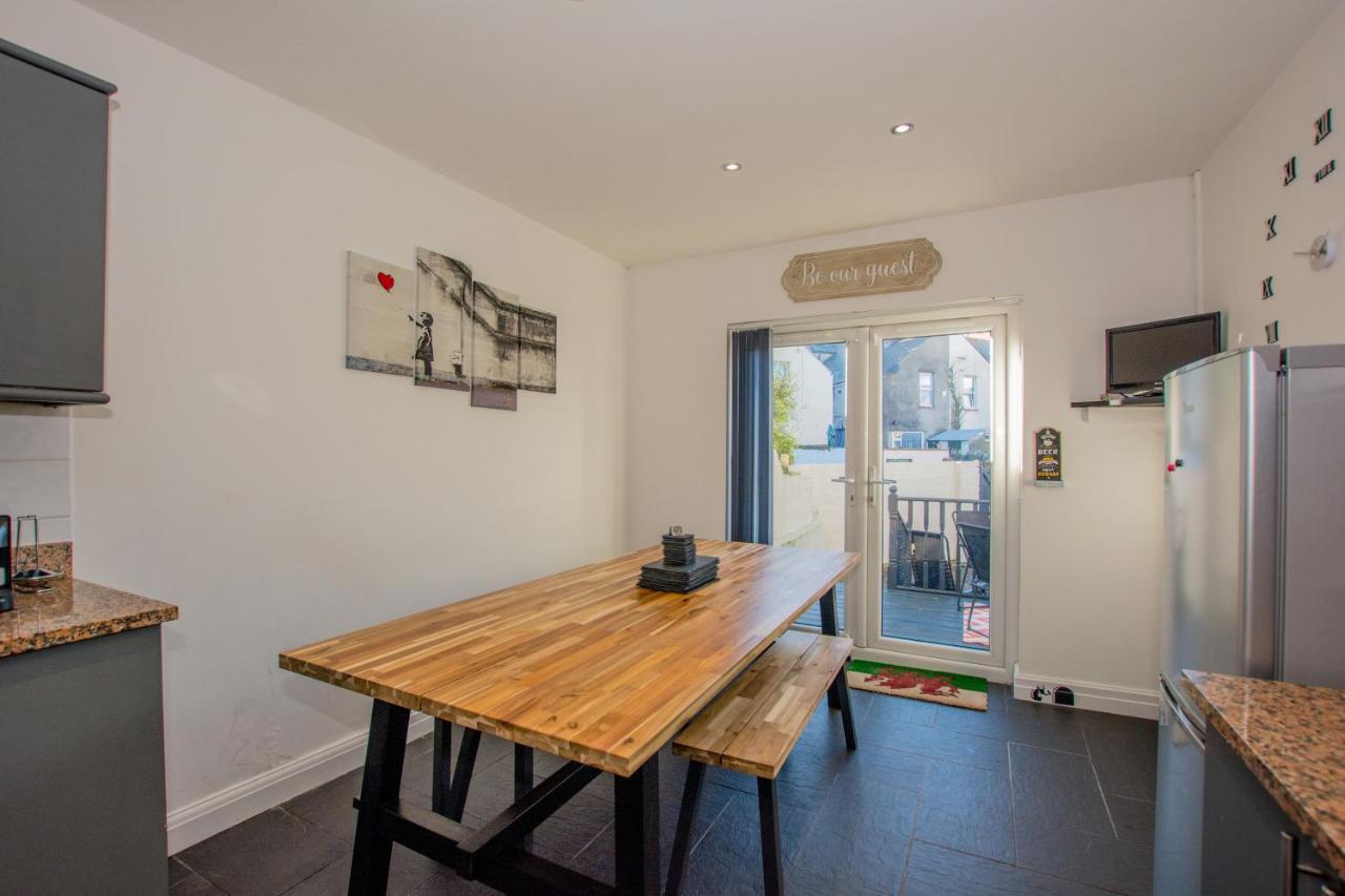 Holiday home By Lushlets - Centre Hot Tub Pool Table - Great For Hens Stags & Rugby Groups! *