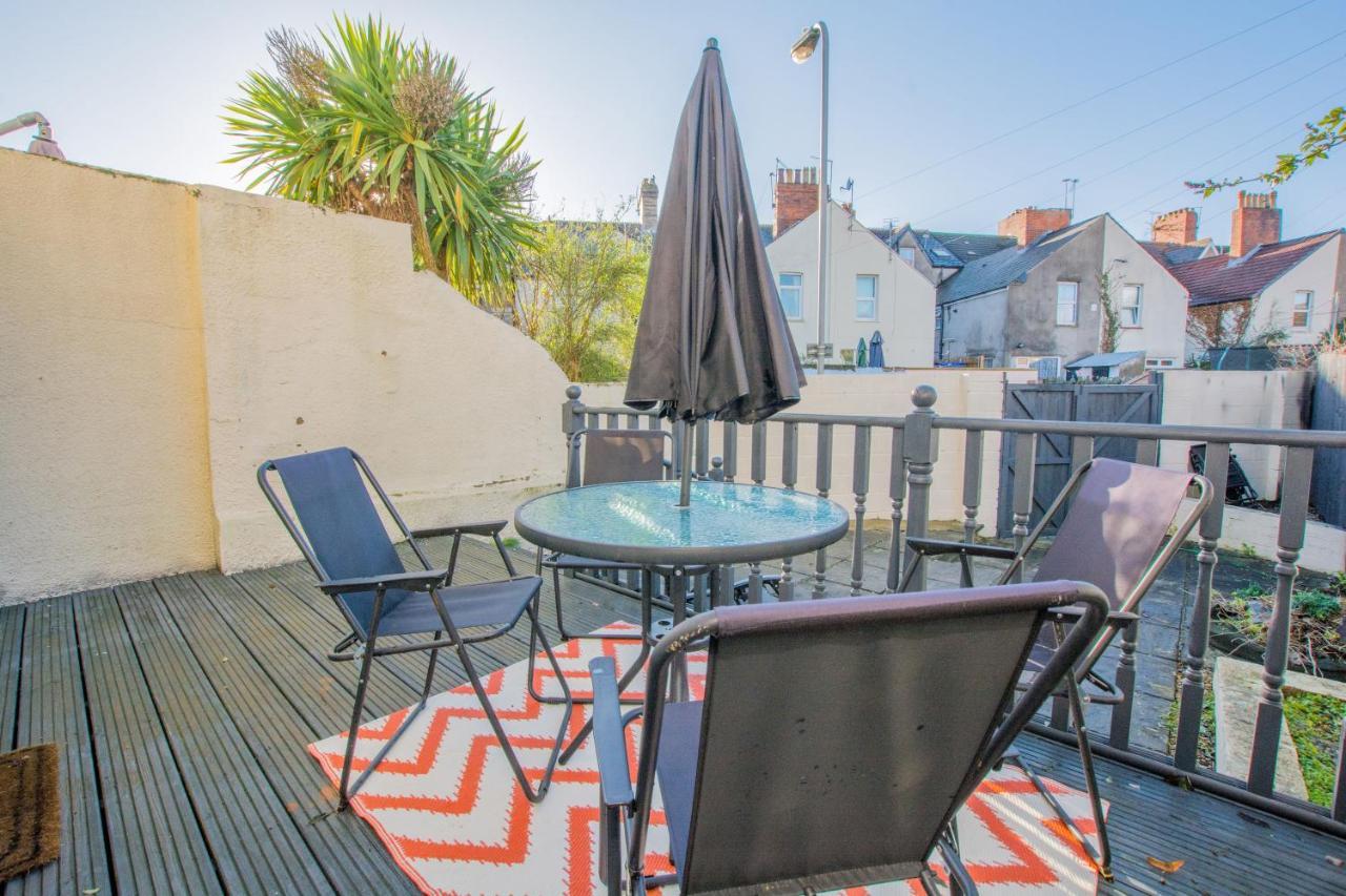 By Lushlets - Centre Hot Tub Pool Table - Great For Hens Stags & Rugby Groups! * Cardiff