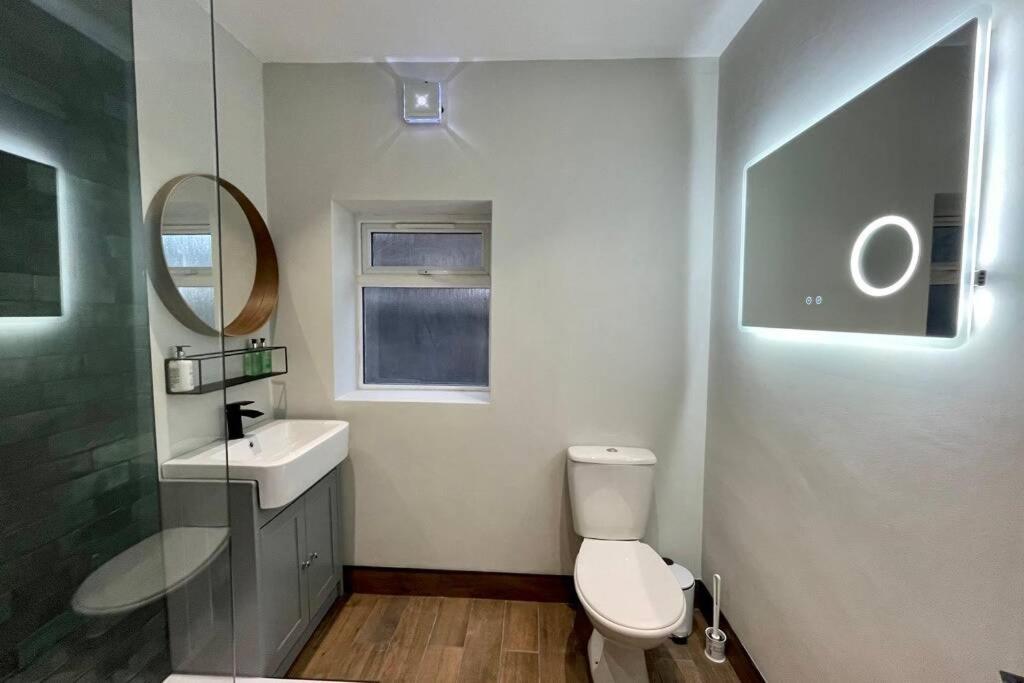 Apartment Modern + King Size Bed + Garden